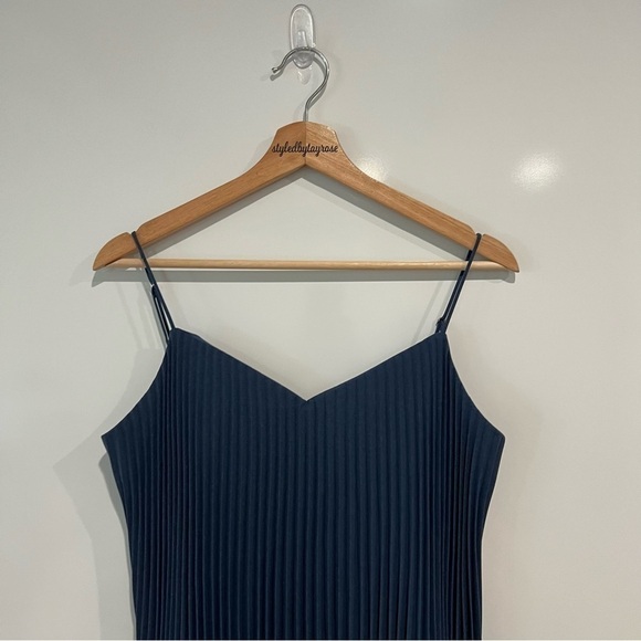 Club Monaco Pleat Front Camisole Top NWT - Picture 6 of 9